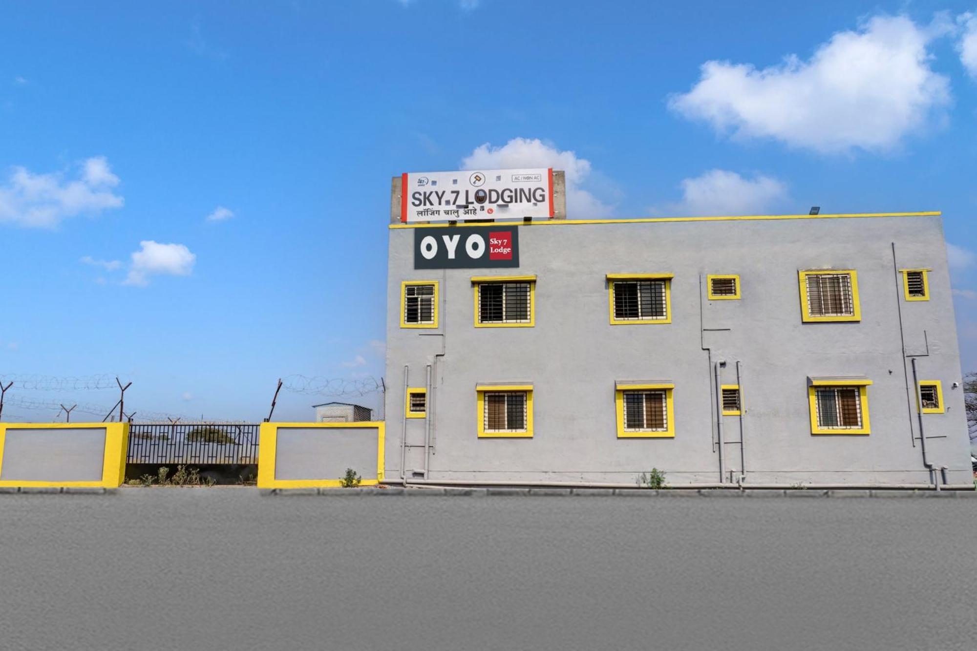 Hotel O Sky 7 Lodge Pimpalwandi Eksteriør billede